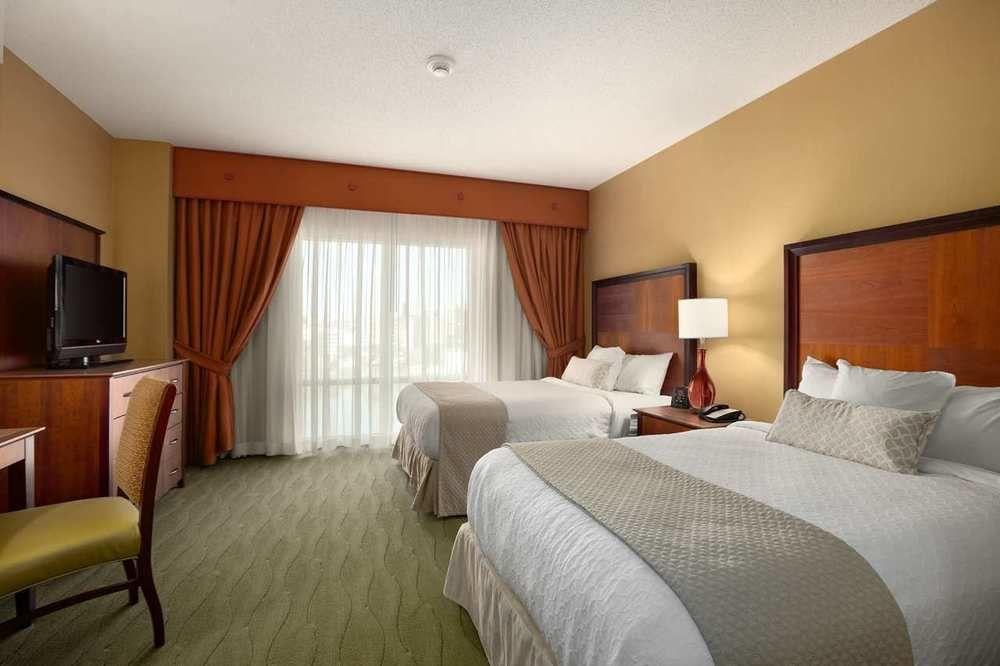 Embassy Suites East Peoria Hotel And Riverfront Conference Center Экстерьер фото