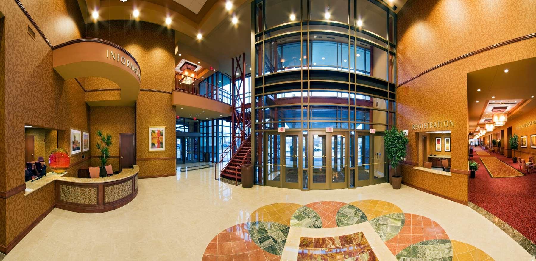 Embassy Suites East Peoria Hotel And Riverfront Conference Center Экстерьер фото