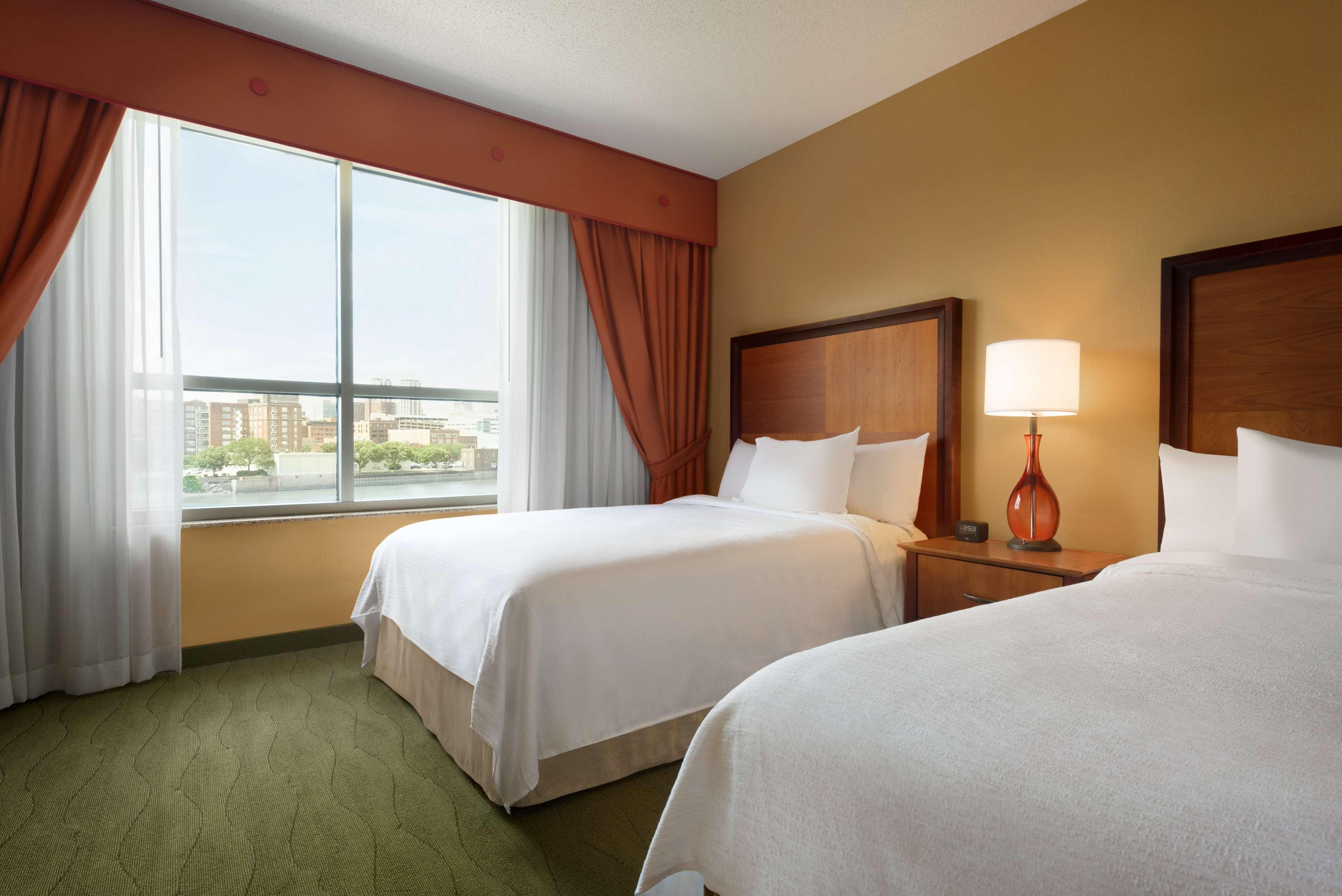 Embassy Suites East Peoria Hotel And Riverfront Conference Center Экстерьер фото