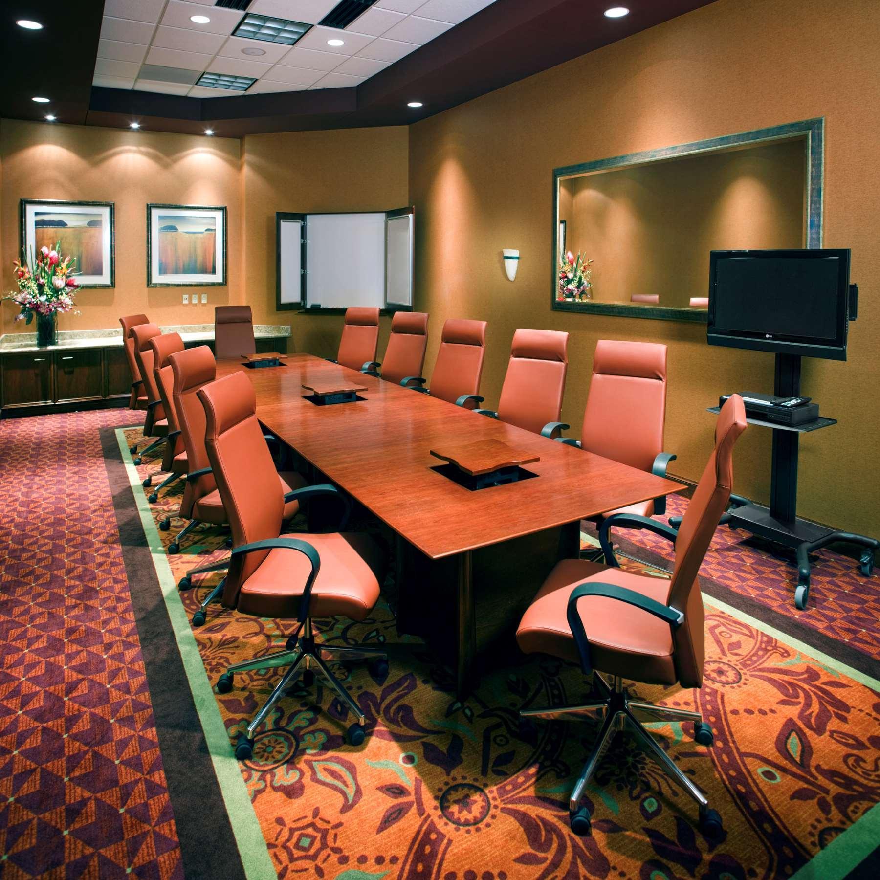 Embassy Suites East Peoria Hotel And Riverfront Conference Center Удобства фото