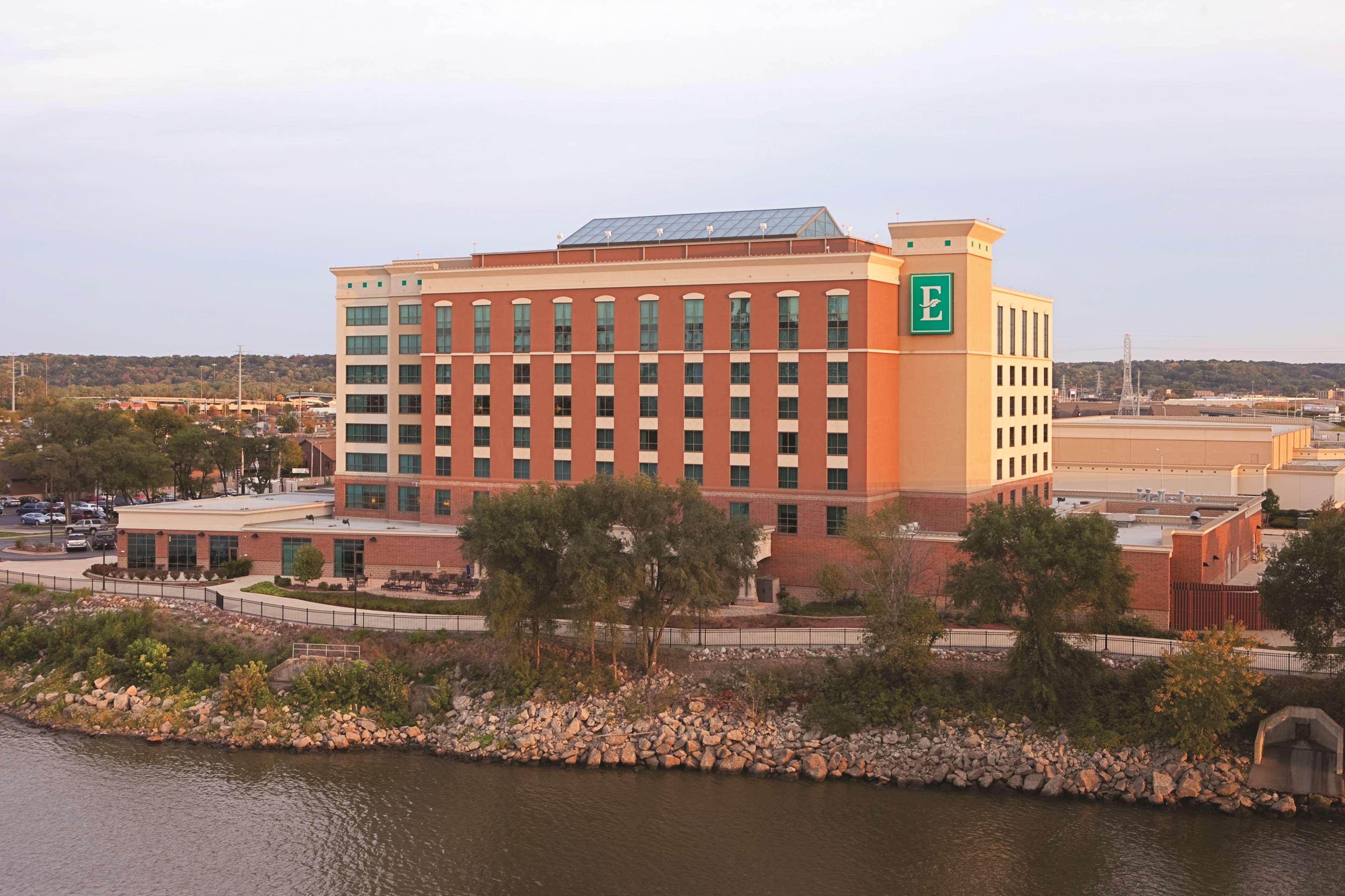 Embassy Suites East Peoria Hotel And Riverfront Conference Center Экстерьер фото