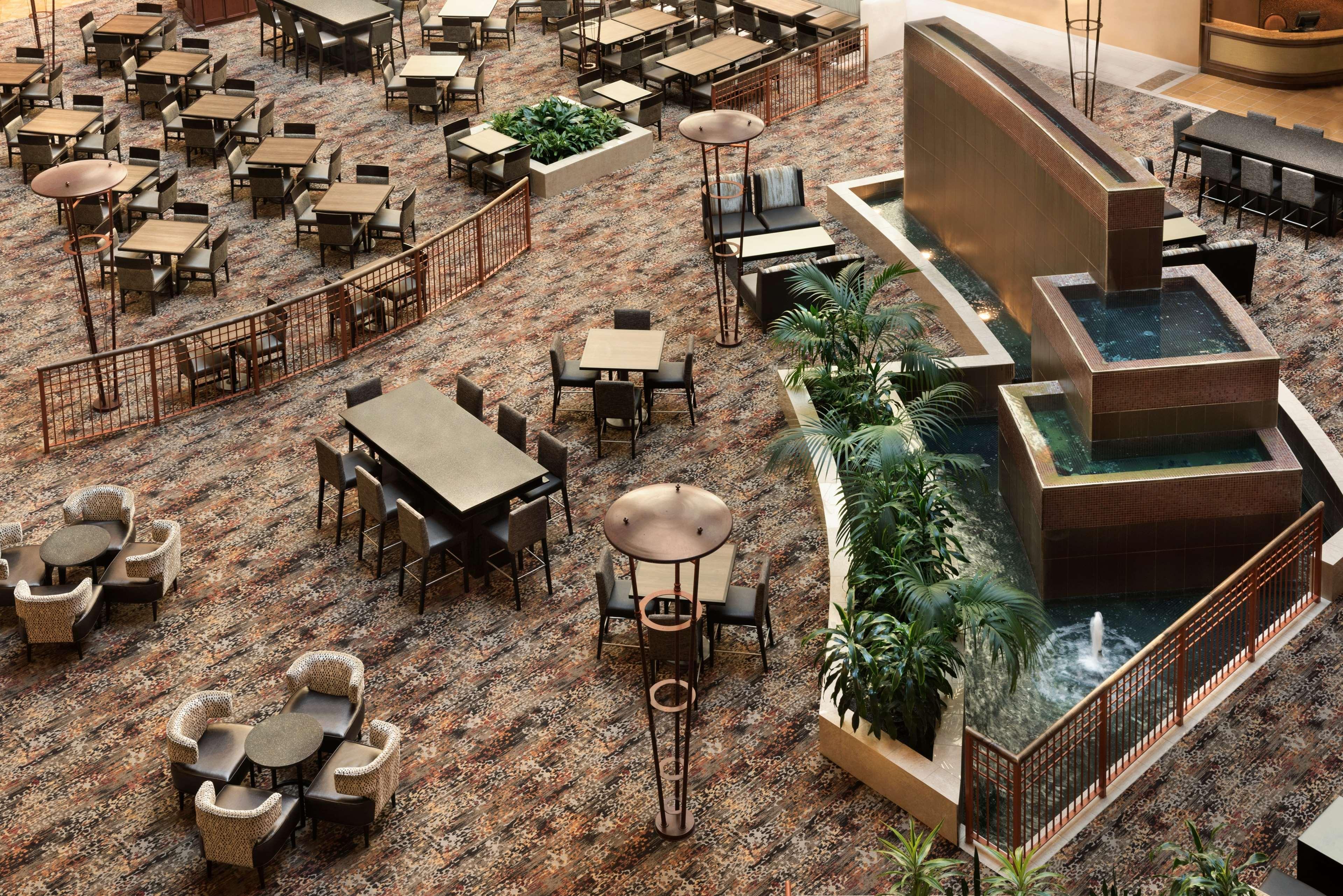 Embassy Suites East Peoria Hotel And Riverfront Conference Center Экстерьер фото