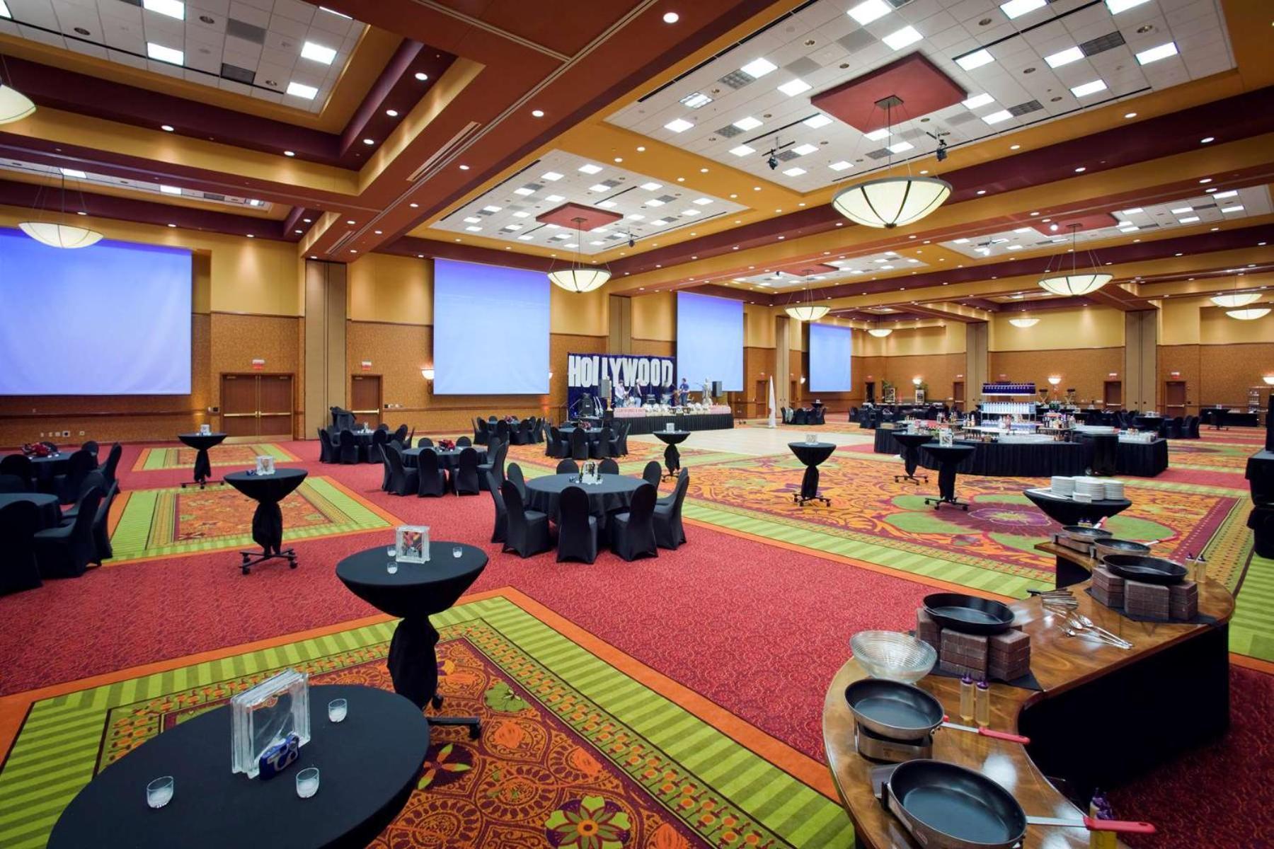 Embassy Suites East Peoria Hotel And Riverfront Conference Center Экстерьер фото