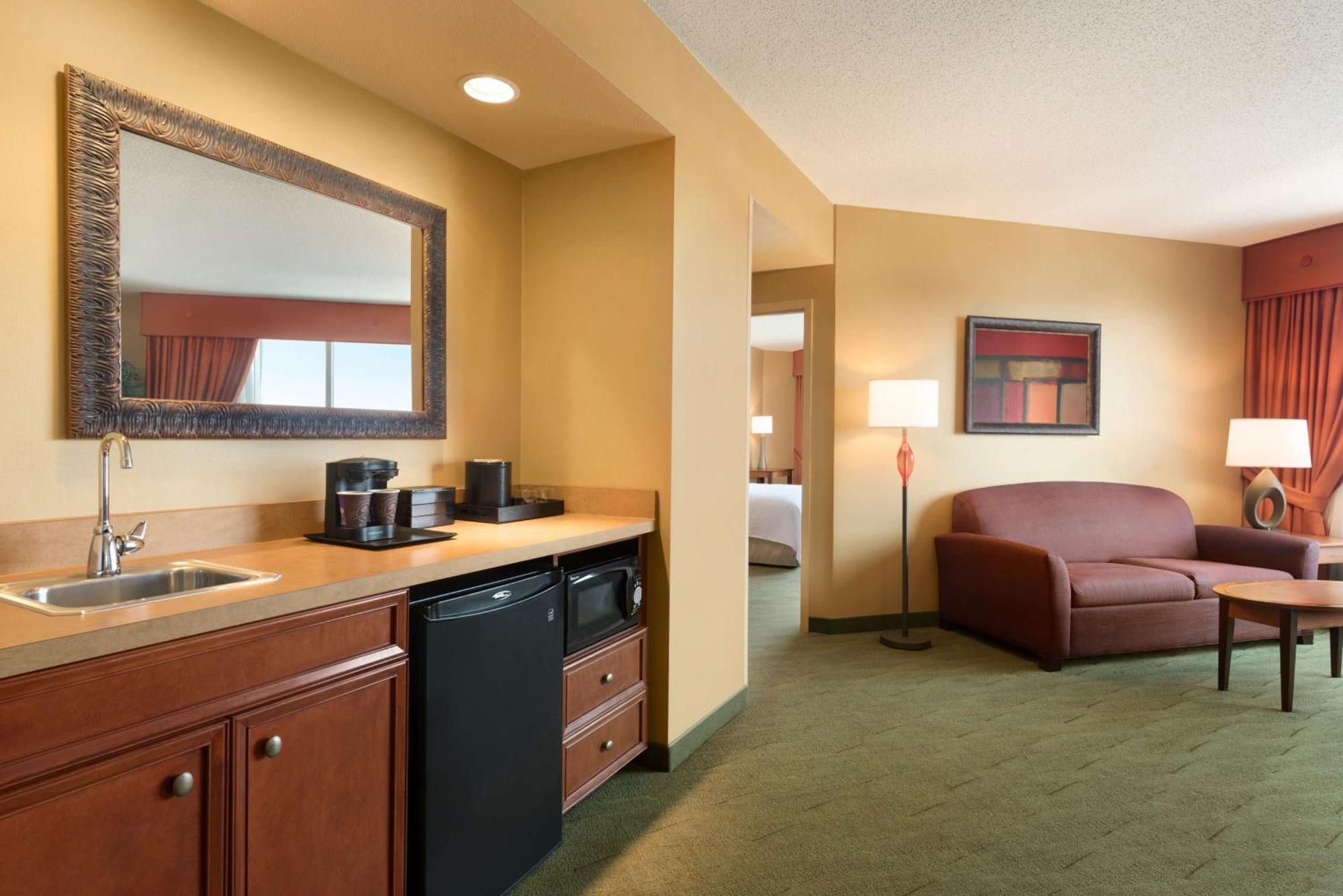 Embassy Suites East Peoria Hotel And Riverfront Conference Center Экстерьер фото