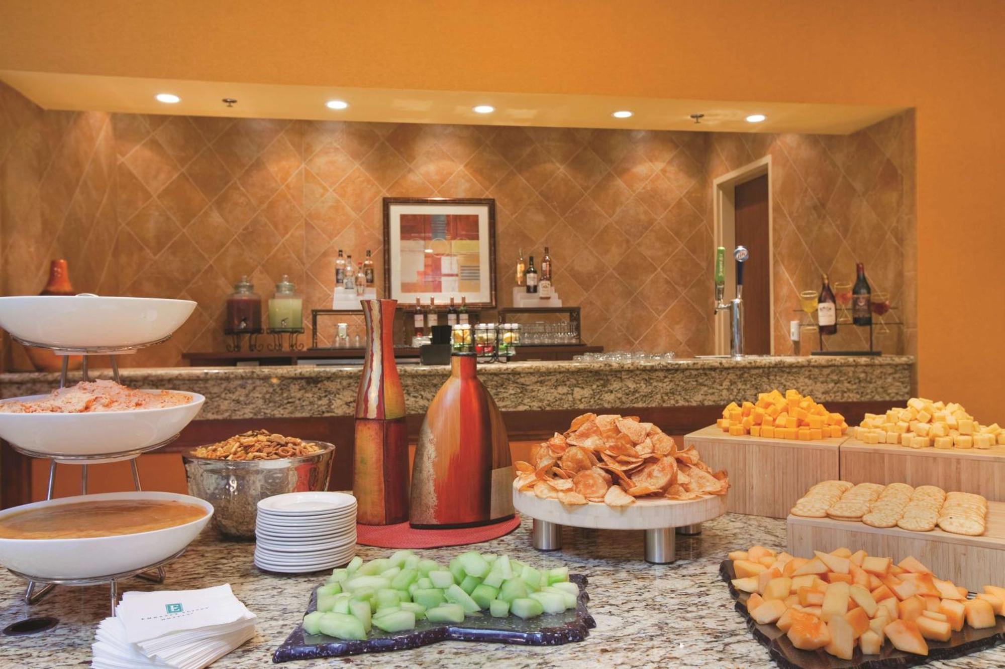 Embassy Suites East Peoria Hotel And Riverfront Conference Center Экстерьер фото