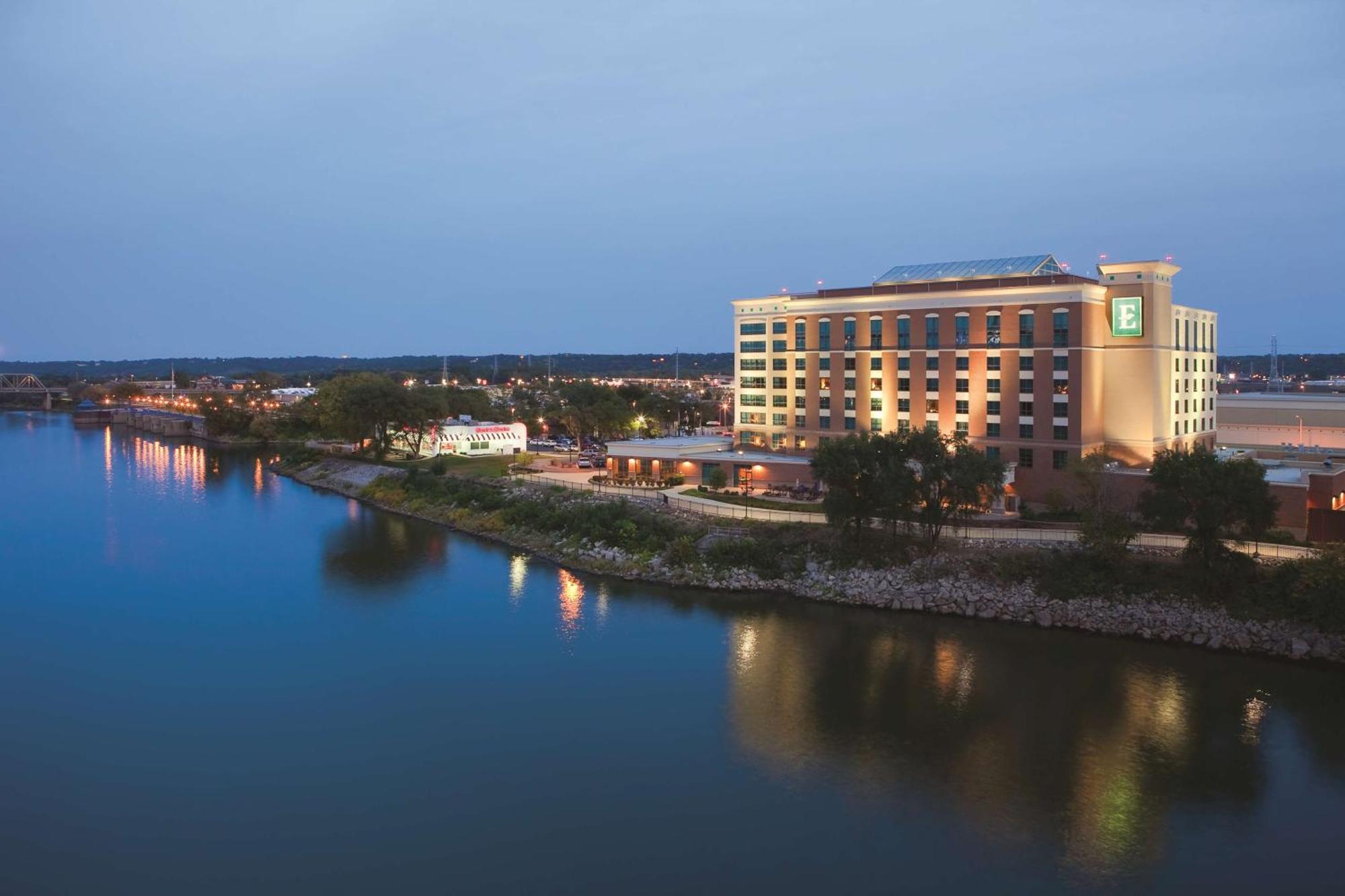Embassy Suites East Peoria Hotel And Riverfront Conference Center Экстерьер фото