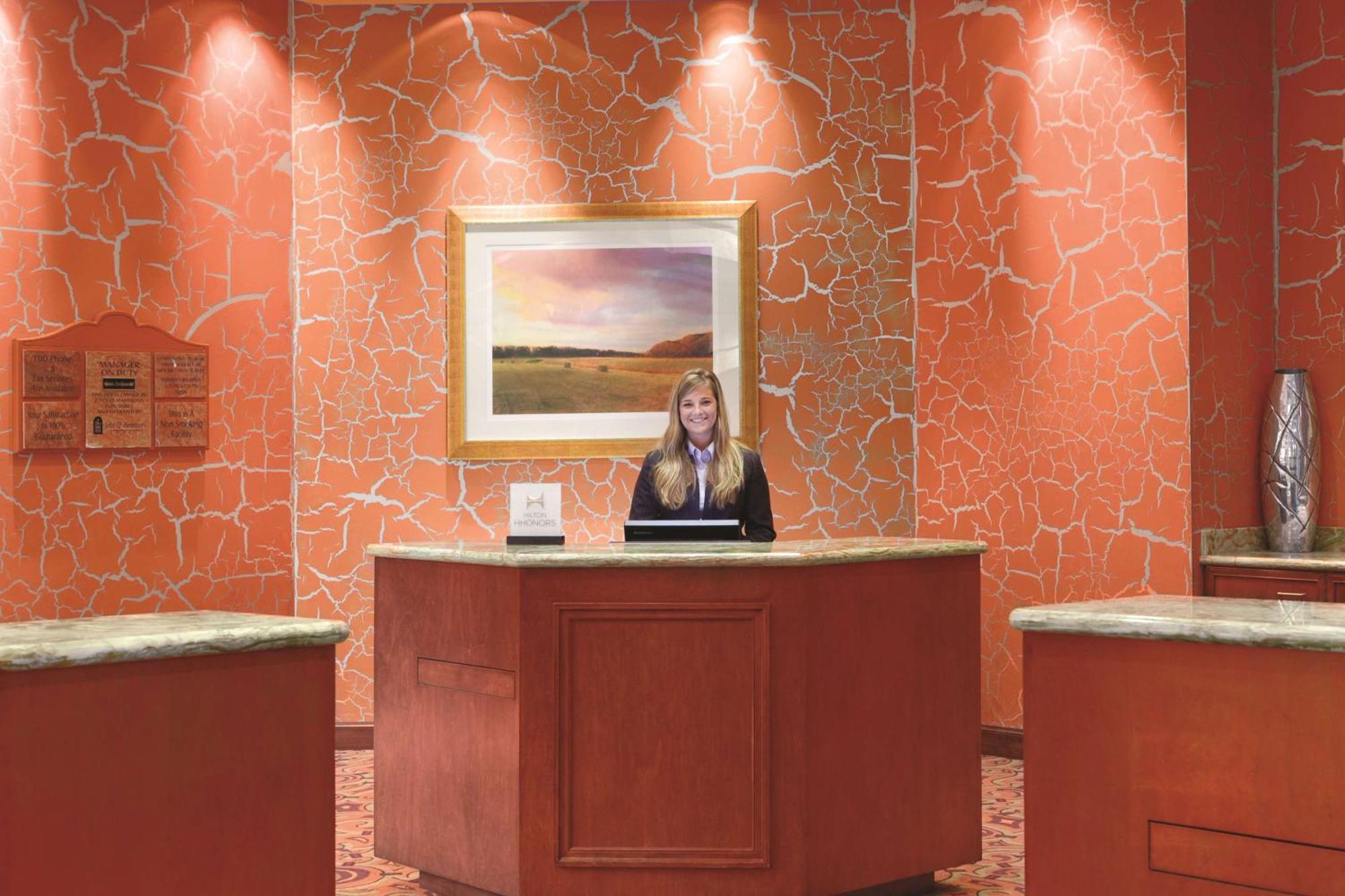 Embassy Suites East Peoria Hotel And Riverfront Conference Center Экстерьер фото