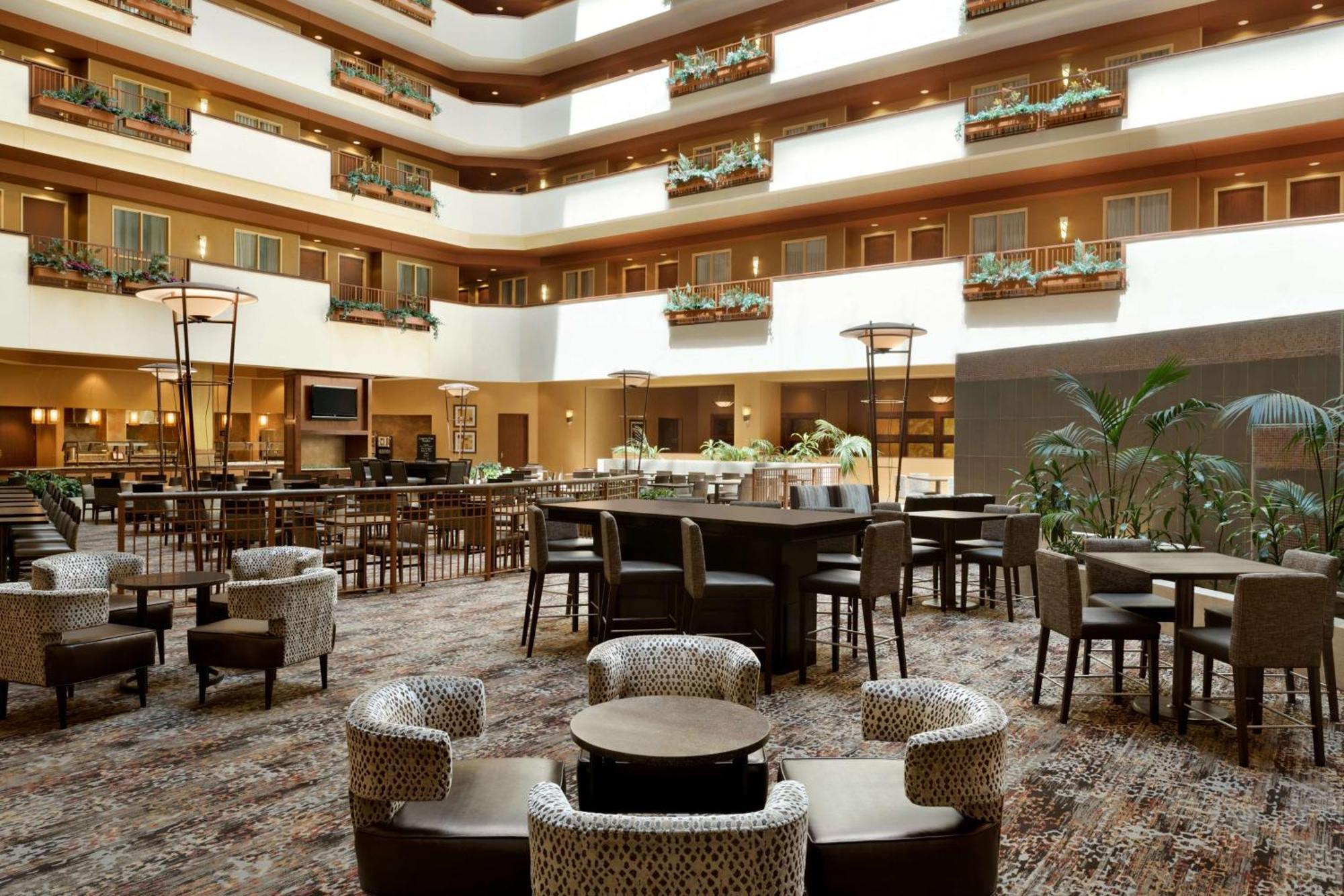 Embassy Suites East Peoria Hotel And Riverfront Conference Center Экстерьер фото