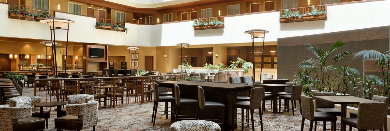 Embassy Suites East Peoria Hotel And Riverfront Conference Center Экстерьер фото