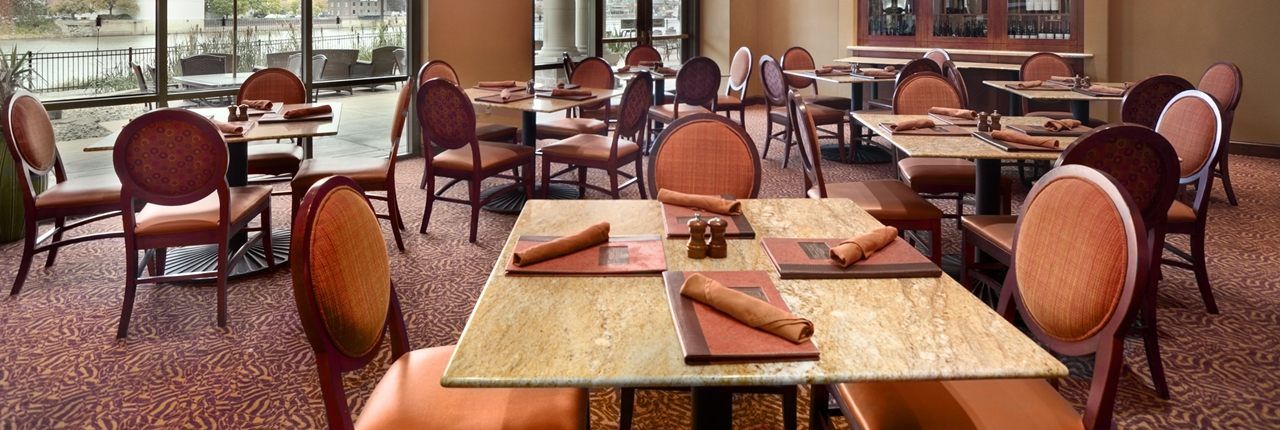 Embassy Suites East Peoria Hotel And Riverfront Conference Center Экстерьер фото